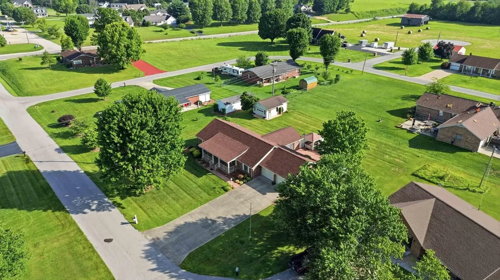 43 Farmington Avenue Monticello KY 42633