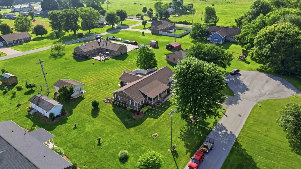43 Farmington Avenue Monticello KY 42633