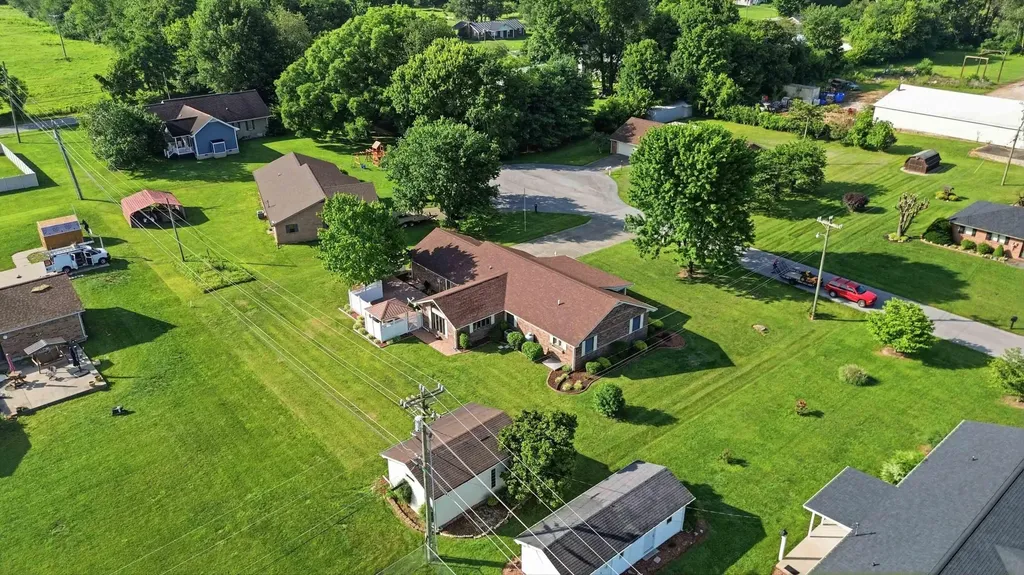 43 Farmington Avenue Monticello KY 42633