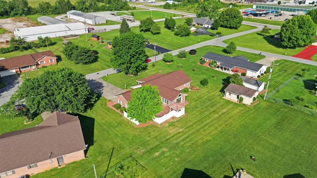 43 Farmington Avenue Monticello KY 42633