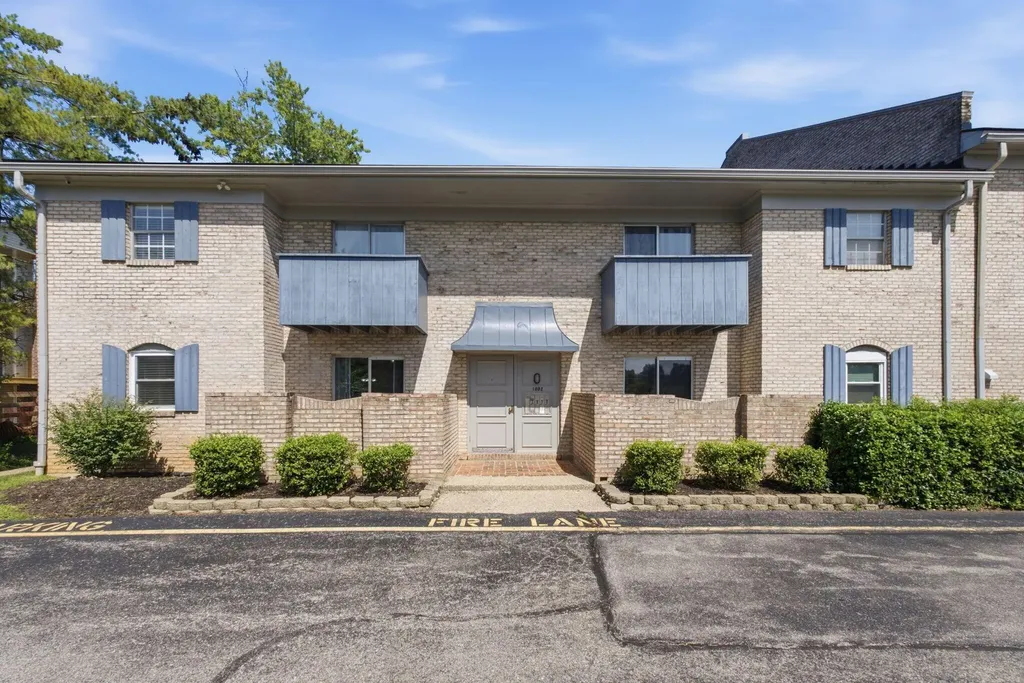 1092 Armstrong Mill Road Lexington KY 40517