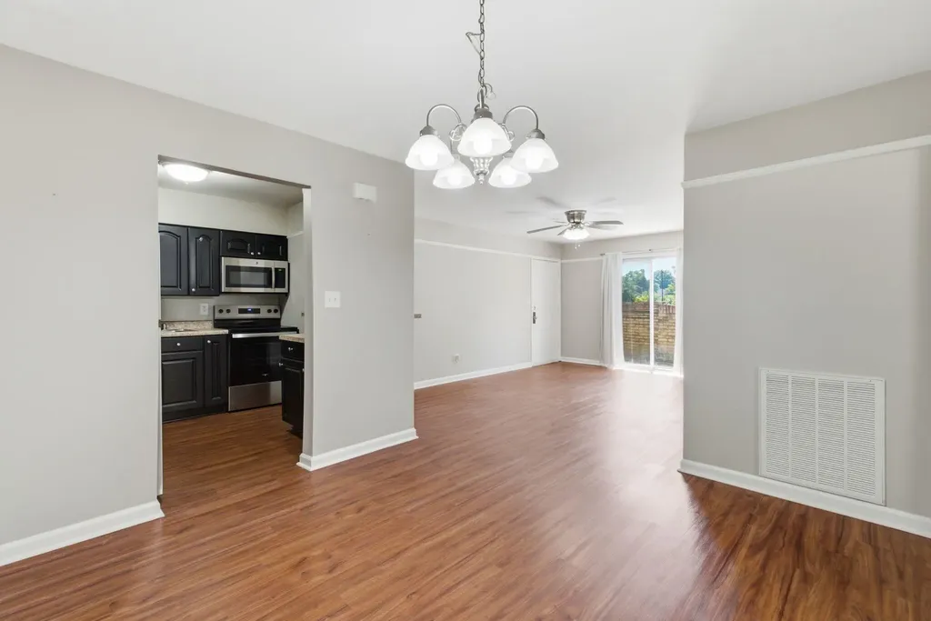 1092 Armstrong Mill Road Lexington KY 40517
