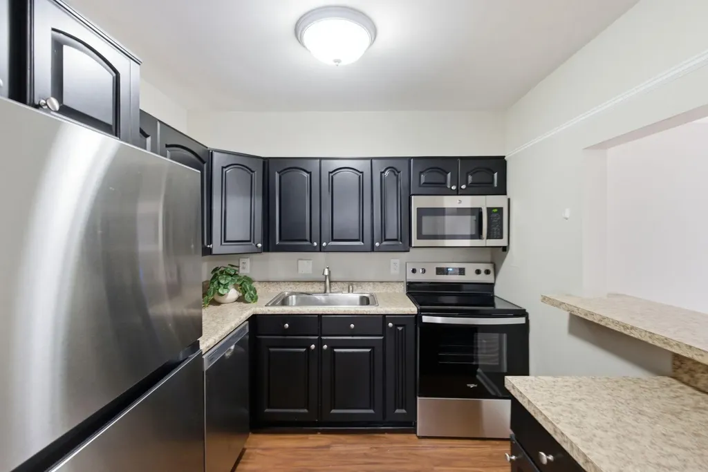 1092 Armstrong Mill Road Lexington KY 40517