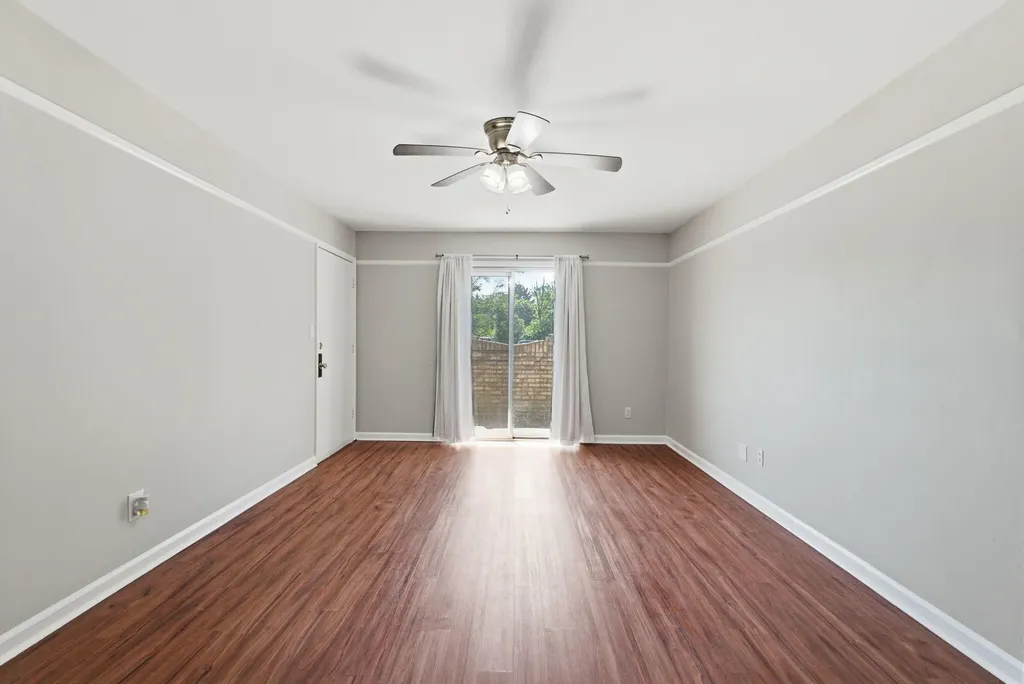 1092 Armstrong Mill Road Lexington KY 40517