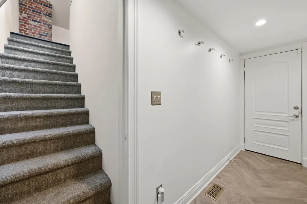4938 Hartland Parkway Lexington KY 40515