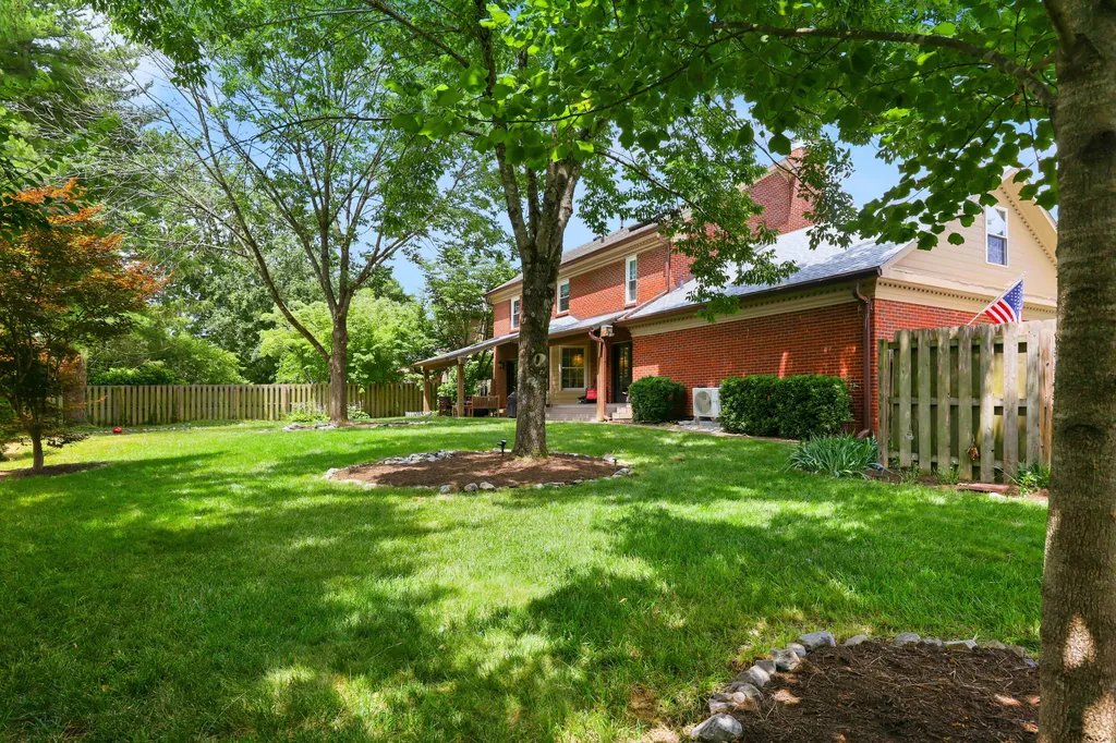 4938 Hartland Parkway Lexington KY 40515