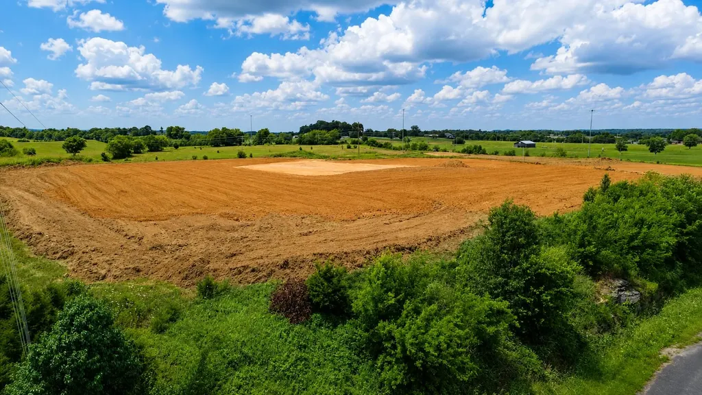 2 Burkesville Road Columbia KY 42728