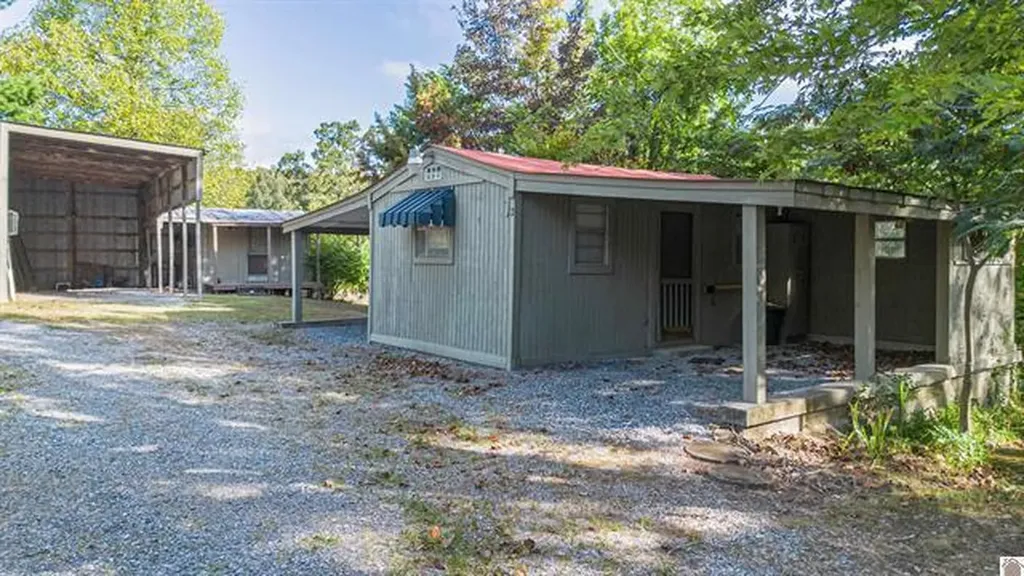 92 Timmons Lane Gilbertsville KY 42044