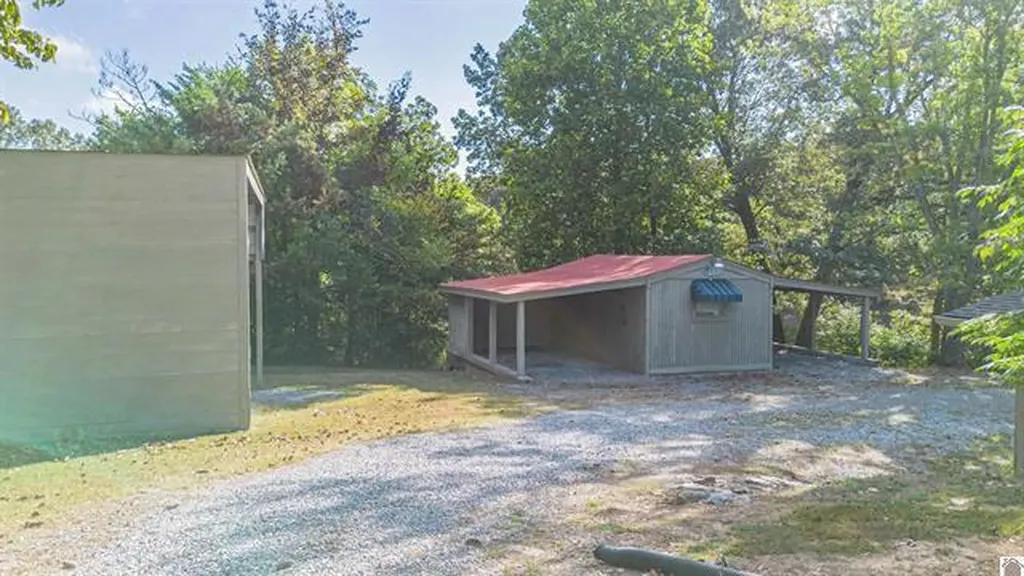 92 Timmons Lane Gilbertsville KY 42044
