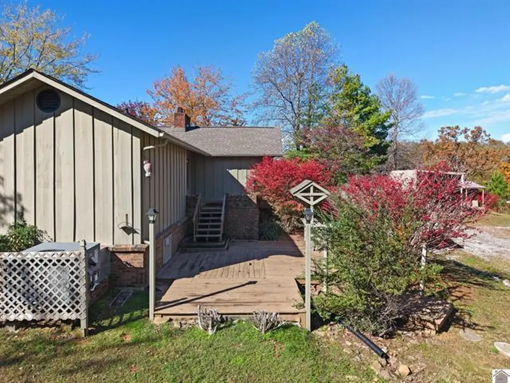 92 Timmons Lane Gilbertsville KY 42044