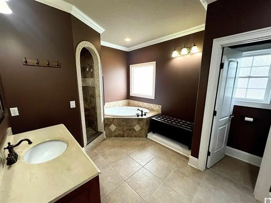 564 W Wiswell Road Murray KY 42071