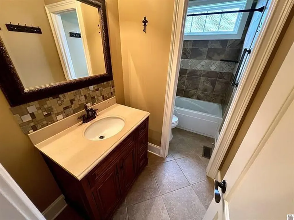 564 W Wiswell Road Murray KY 42071