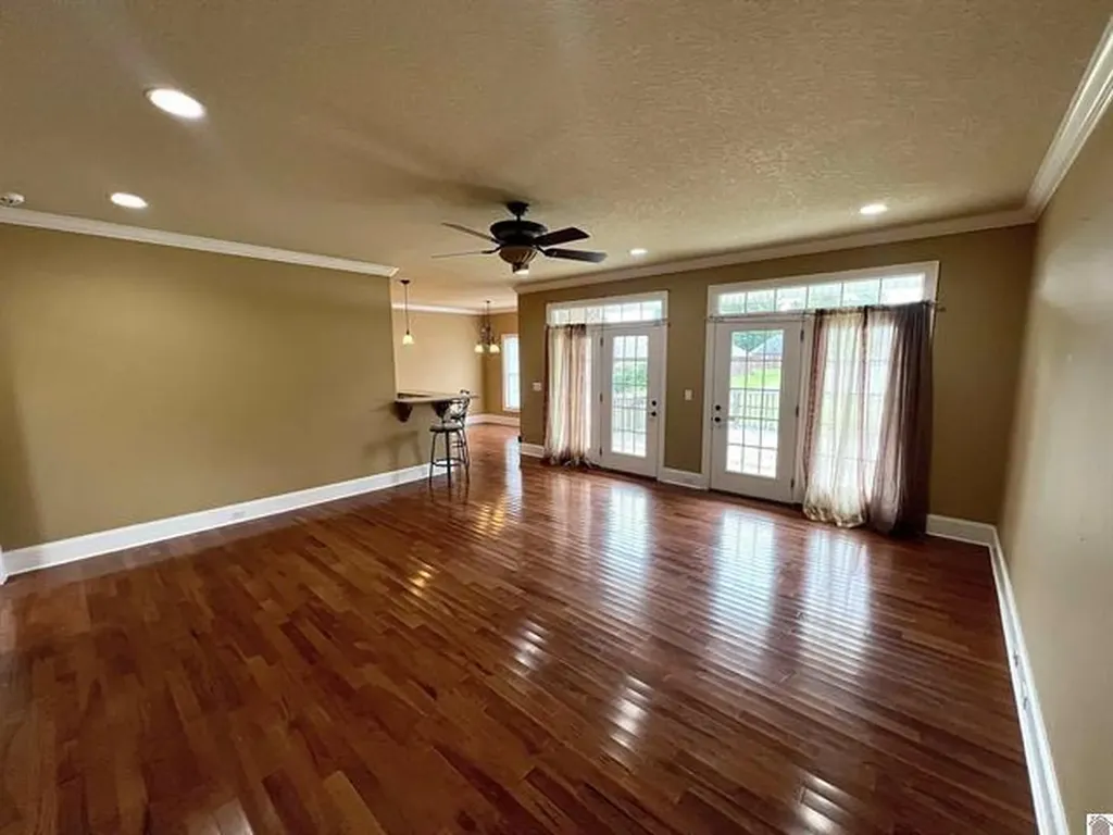 564 W Wiswell Road Murray KY 42071