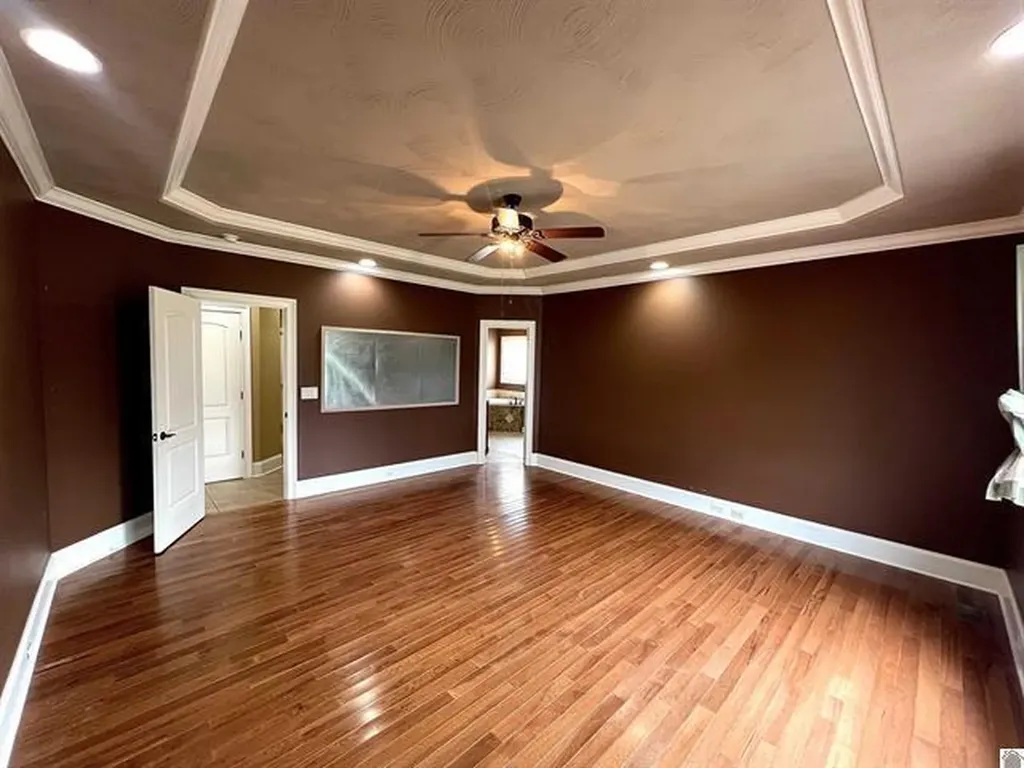 564 W Wiswell Road Murray KY 42071