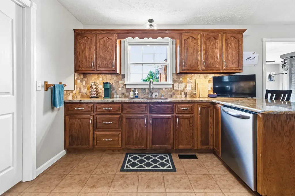 136 General Cleburne Drive Richmond KY 40475