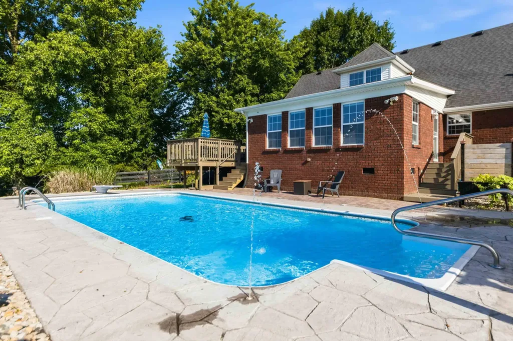 136 General Cleburne Drive Richmond KY 40475