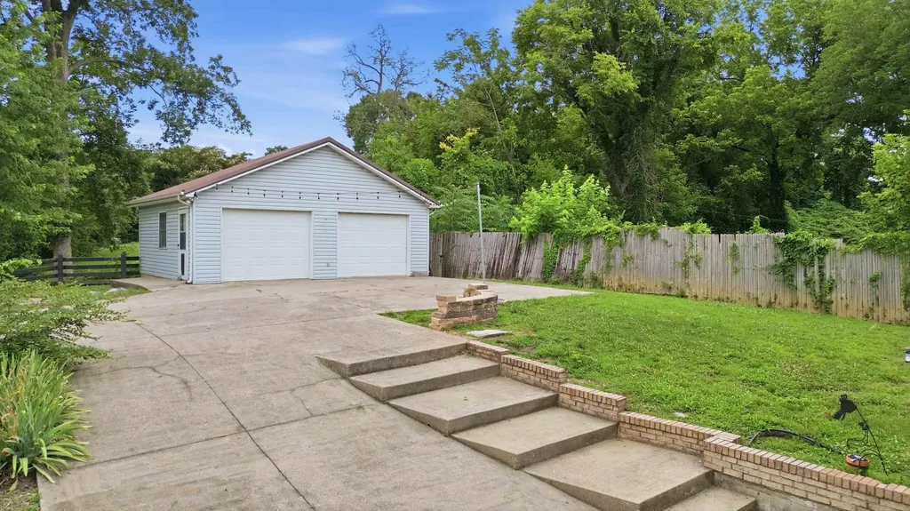138 W French Avenue Burnside KY 42519