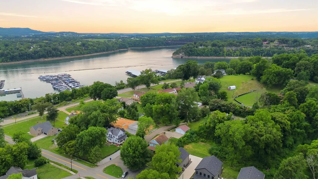 138 W French Avenue Burnside KY 42519