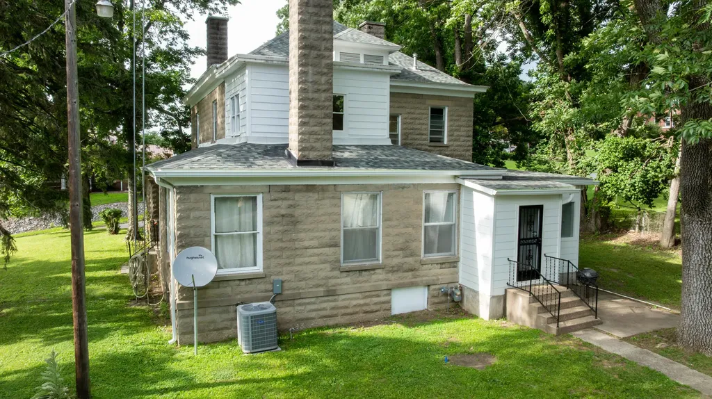 101 W Wellington Street Hickman KY 42050