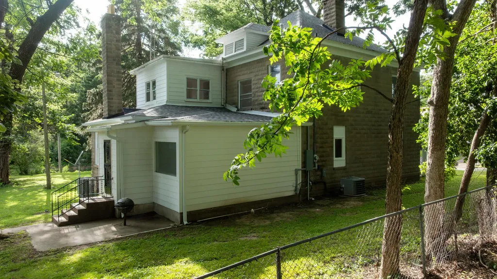 101 W Wellington Street Hickman KY 42050