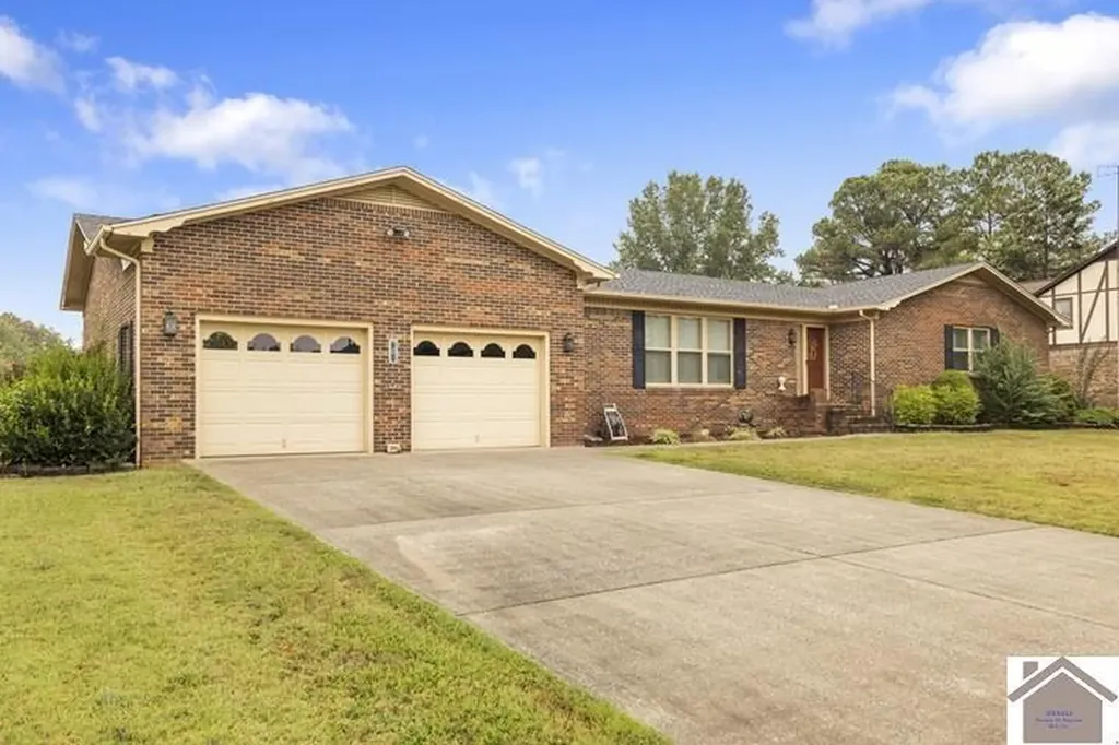 281 Lakeview Drive Mayfield KY 42066
