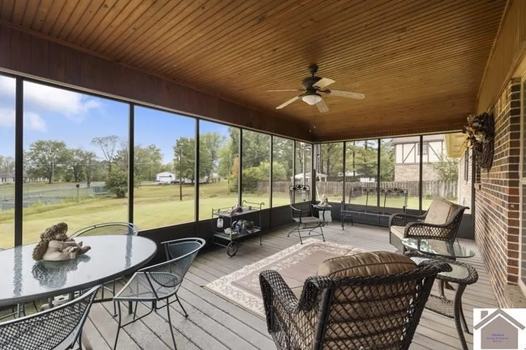 281 Lakeview Drive Mayfield KY 42066