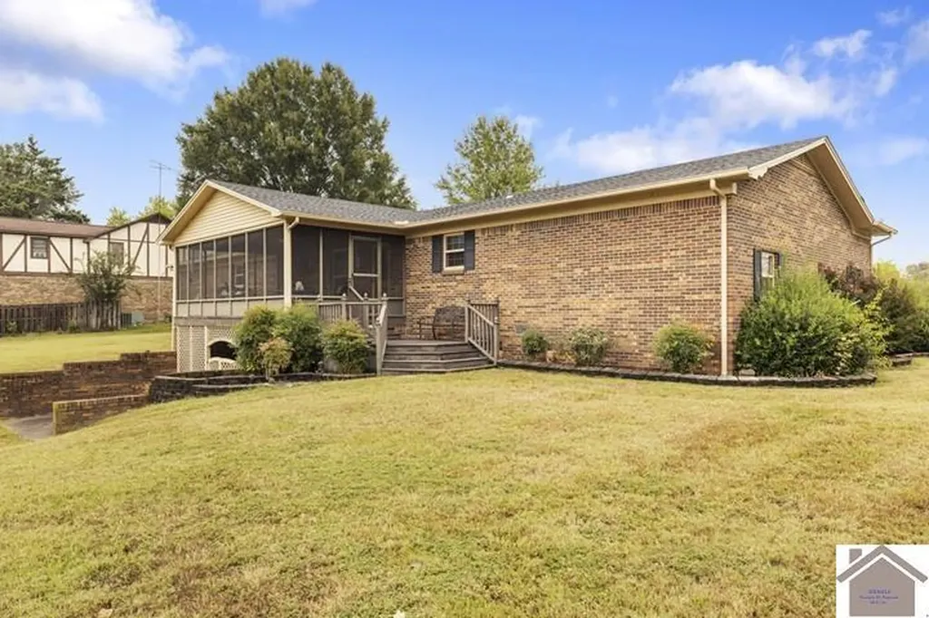 281 Lakeview Drive Mayfield KY 42066