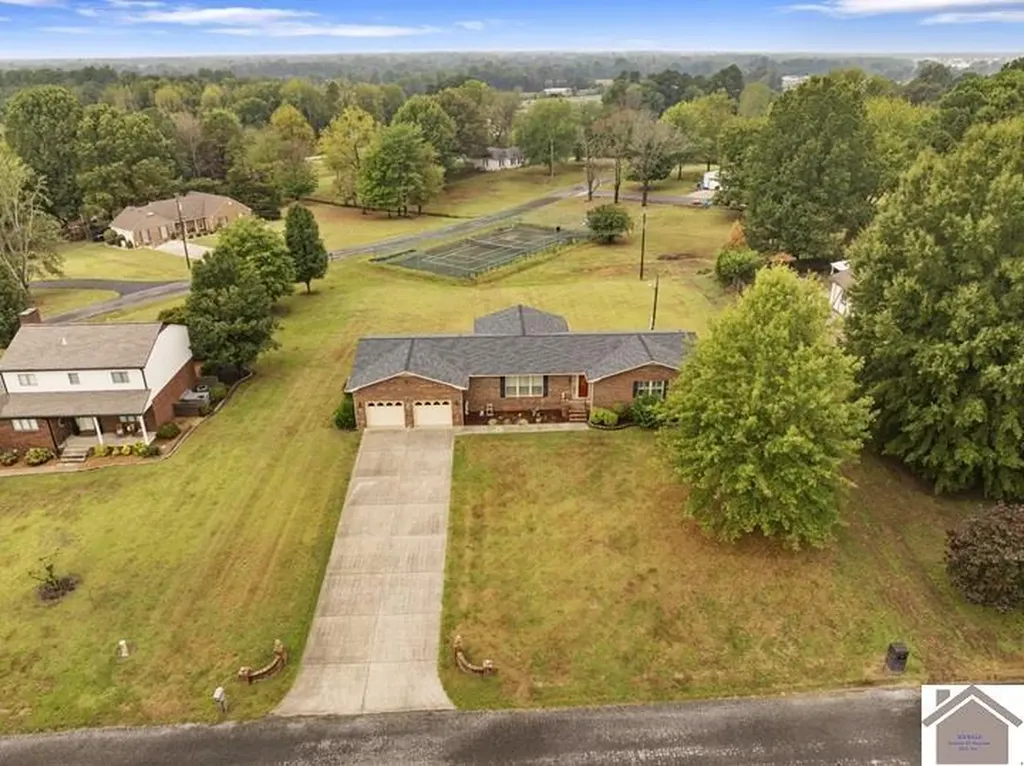 281 Lakeview Drive Mayfield KY 42066