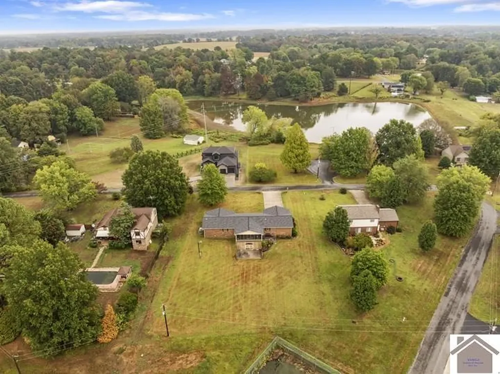 281 Lakeview Drive Mayfield KY 42066