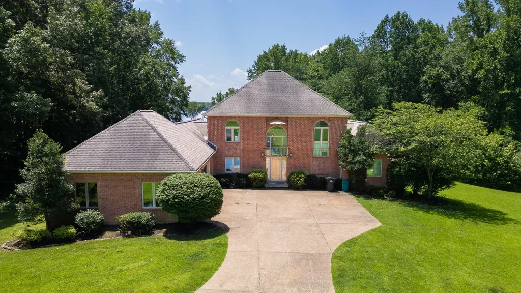 133 Windward Lane Murray KY 42071