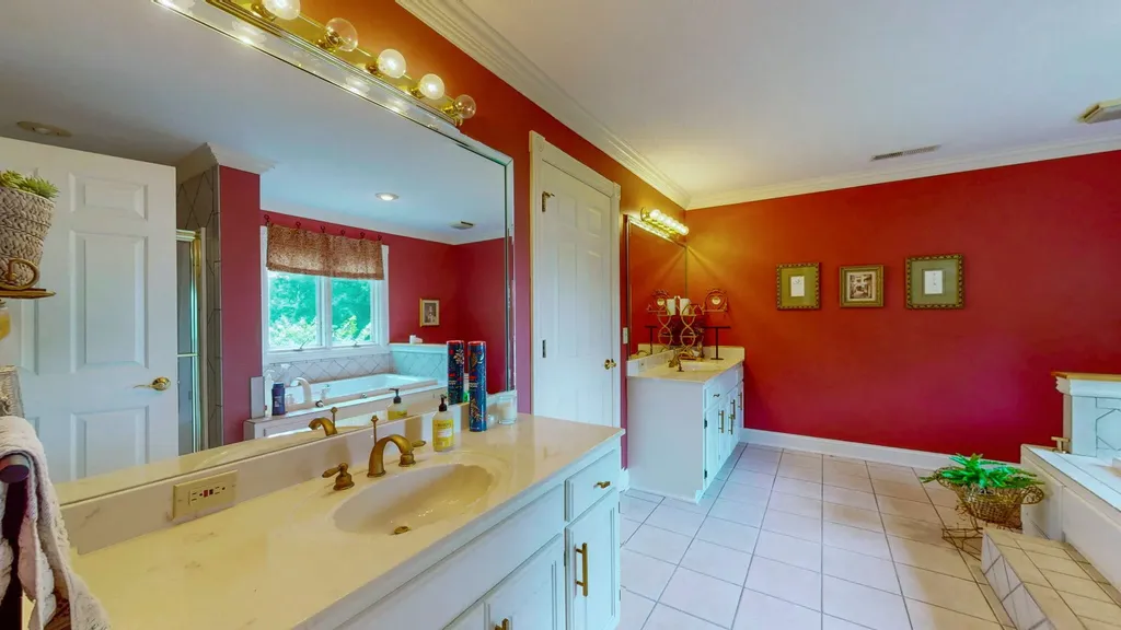133 Windward Lane Murray KY 42071
