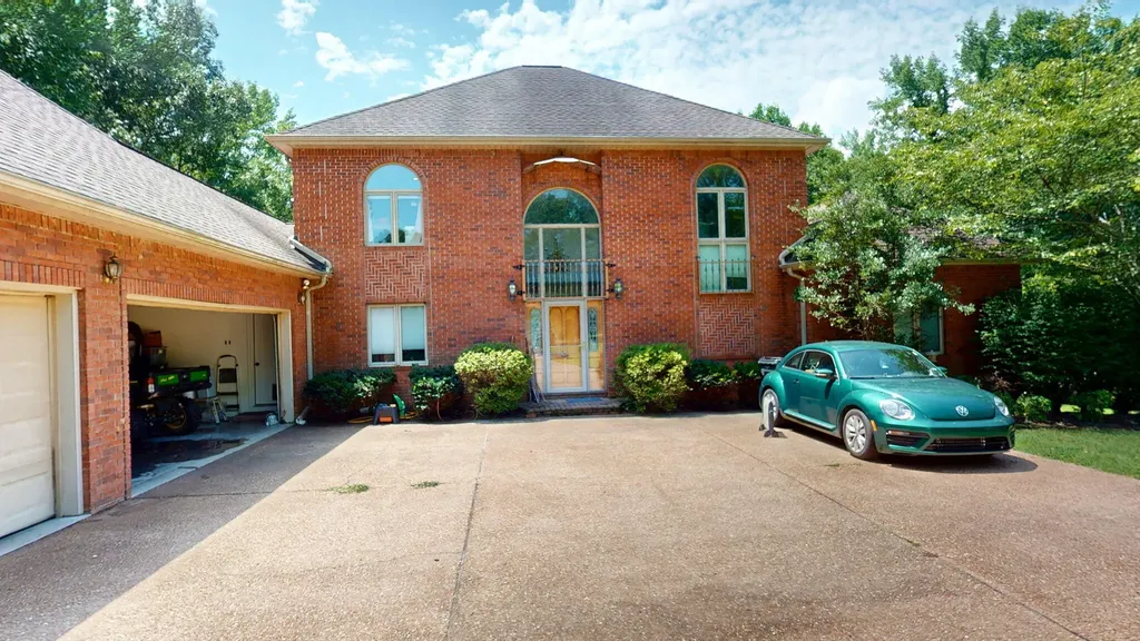 133 Windward Lane Murray KY 42071