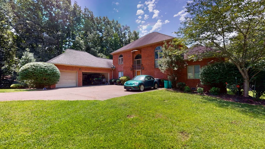 133 Windward Lane Murray KY 42071
