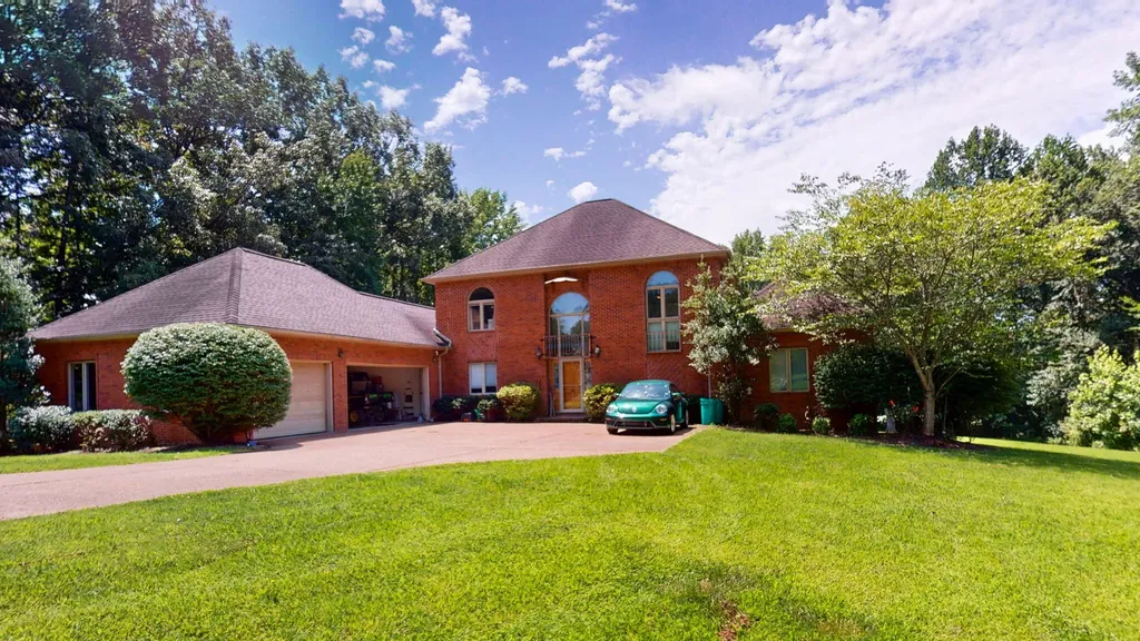 133 Windward Lane Murray KY 42071