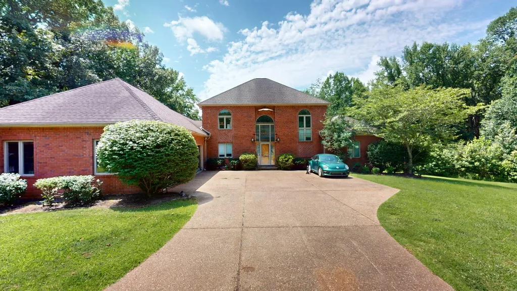 133 Windward Lane Murray KY 42071