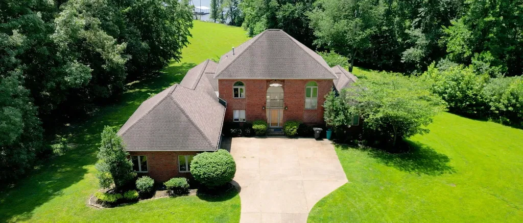 133 Windward Lane Murray KY 42071