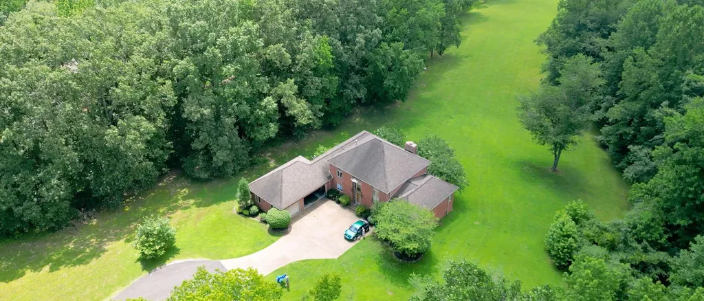 133 Windward Lane Murray KY 42071