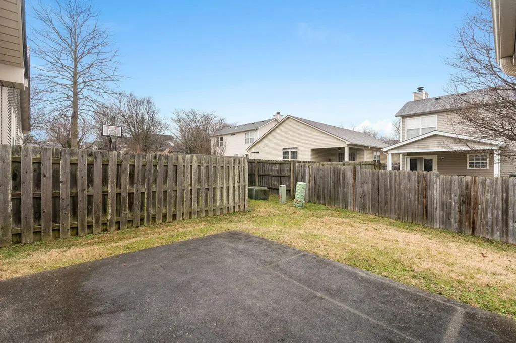 305 Spring Valley Lane Lexington KY 40511