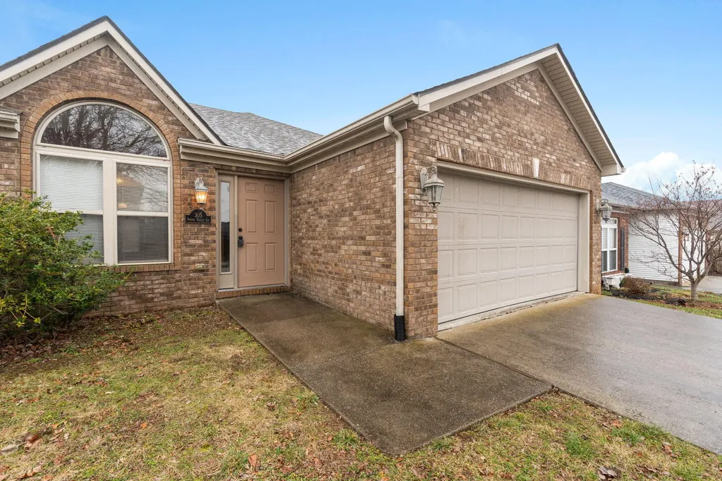 305 Spring Valley Lane Lexington KY 40511