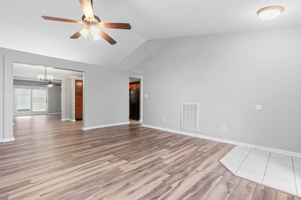 305 Spring Valley Lane Lexington KY 40511