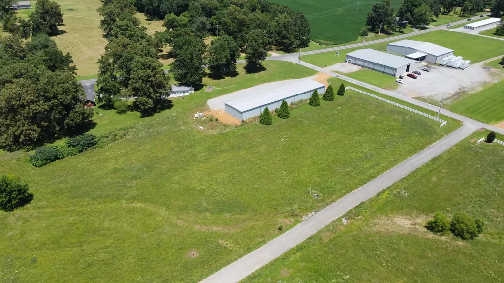 27 Neale Trail Murray KY 42071
