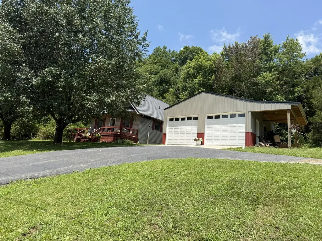 1671 Smith Grove Road Burkesville KY 42717