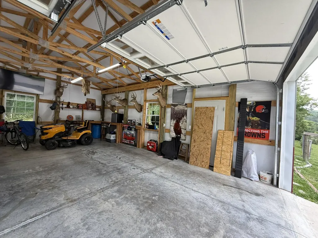 1671 Smith Grove Road Burkesville KY 42717