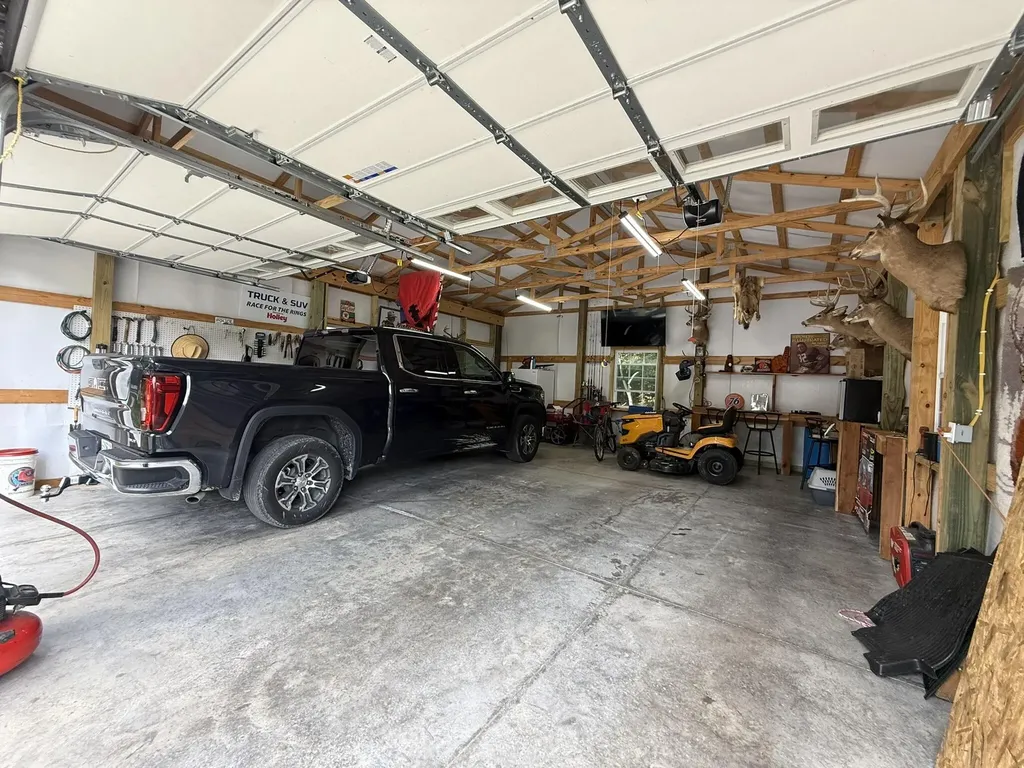 1671 Smith Grove Road Burkesville KY 42717