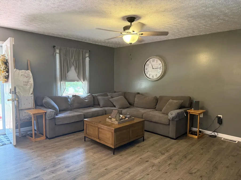 1671 Smith Grove Road Burkesville KY 42717