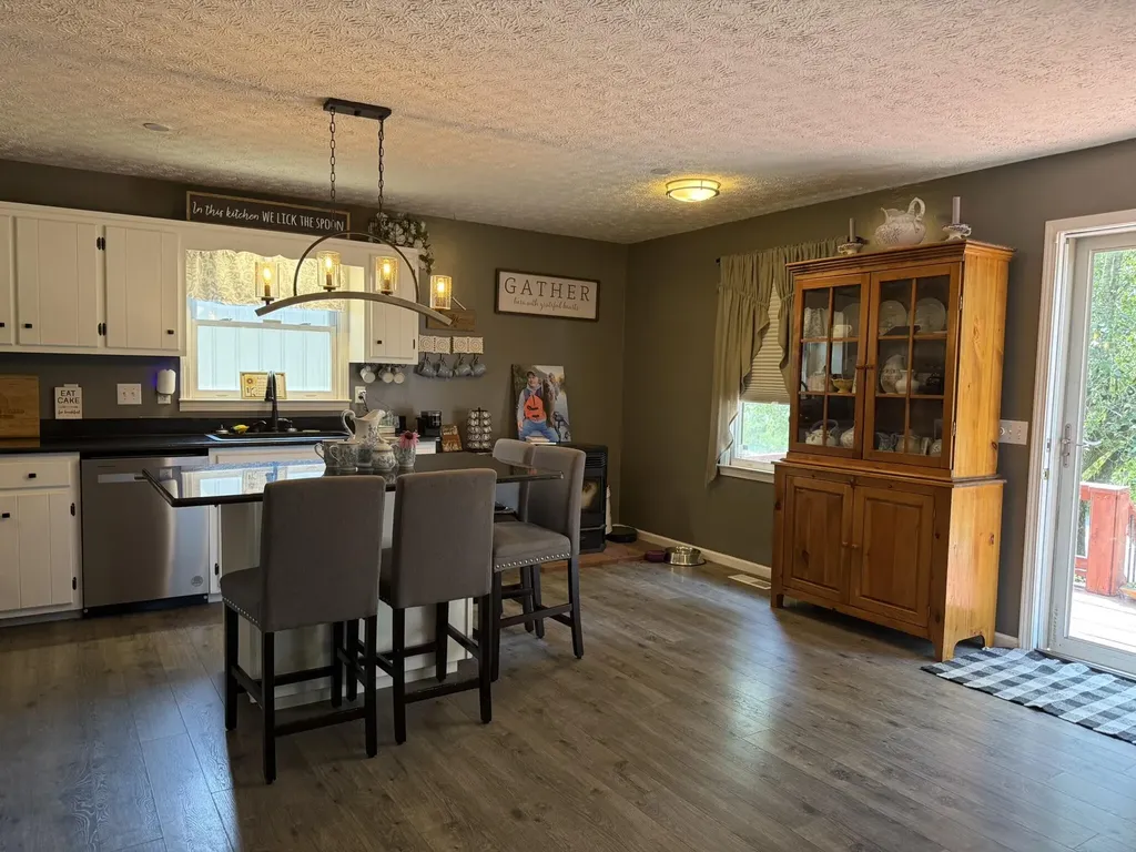 1671 Smith Grove Road Burkesville KY 42717