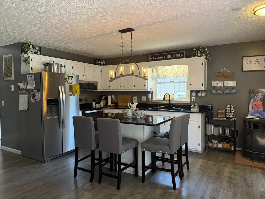 1671 Smith Grove Road Burkesville KY 42717