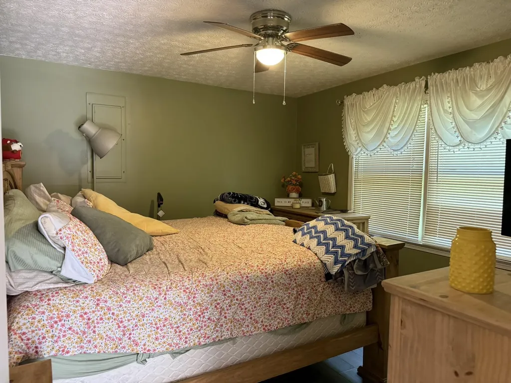 1671 Smith Grove Road Burkesville KY 42717