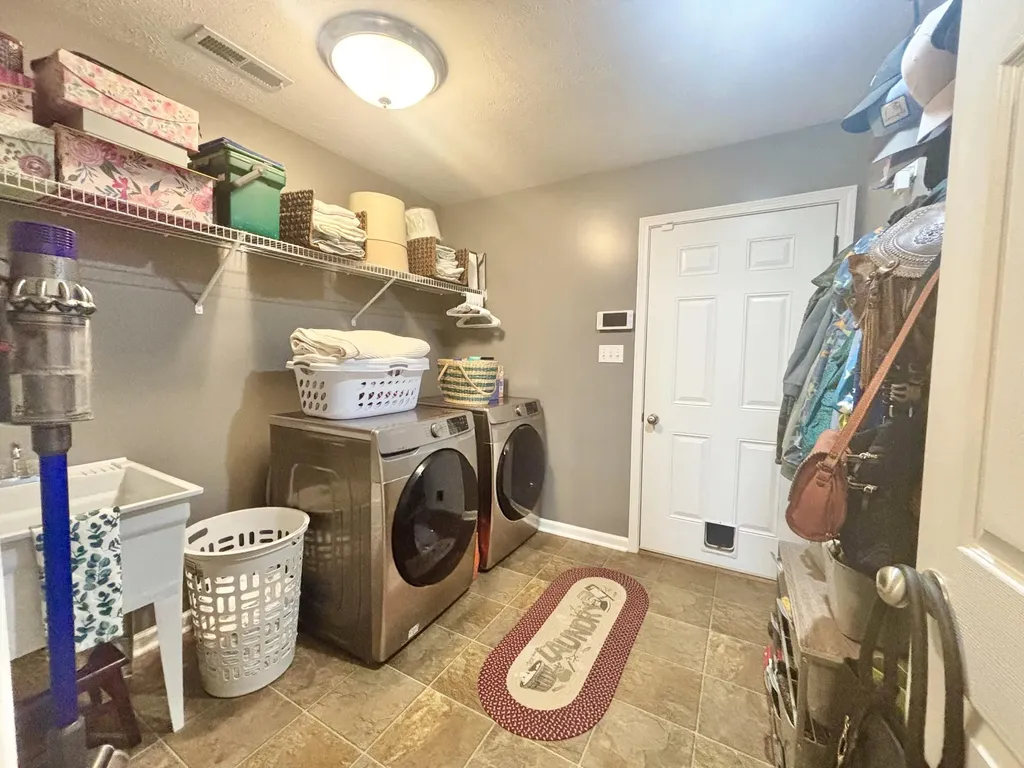 102 Saddlebrook Court Hopkinsville KY 42240