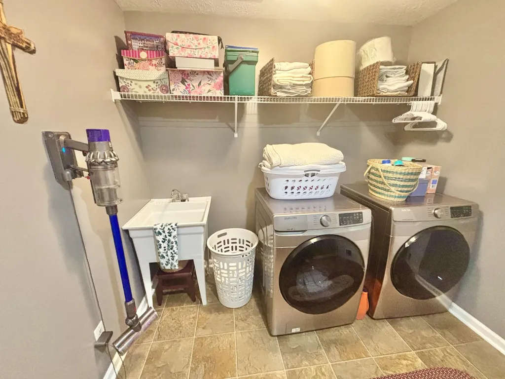 102 Saddlebrook Court Hopkinsville KY 42240